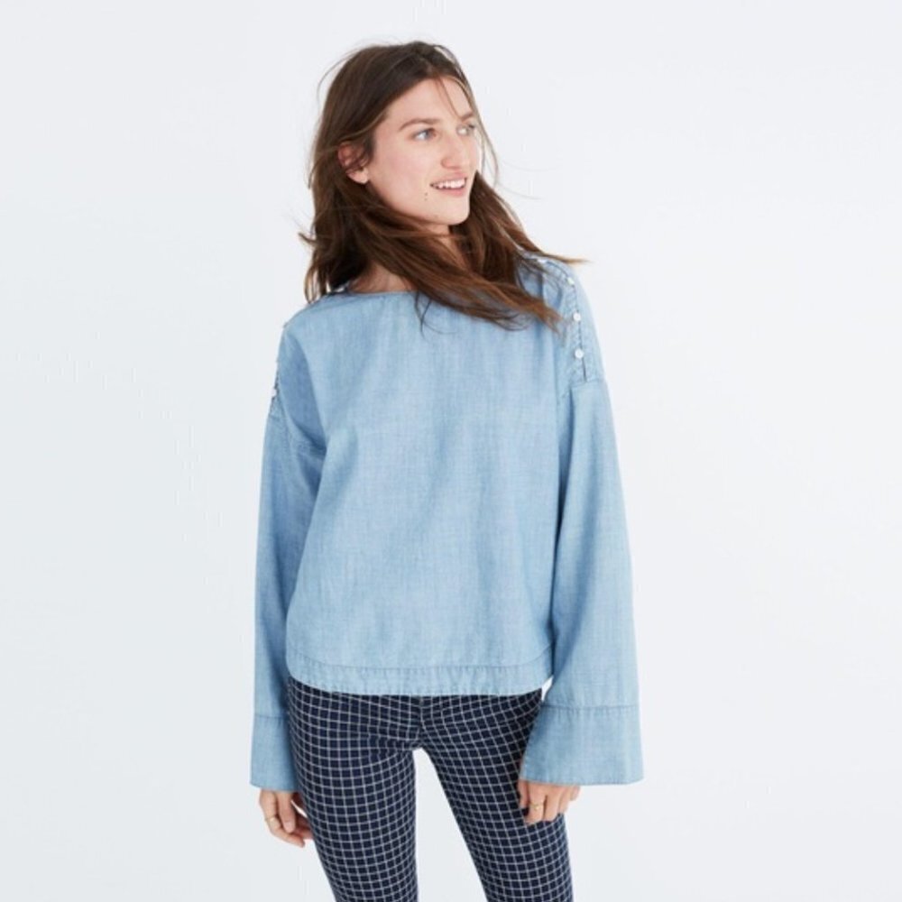 Madewell denim cotton shirt shoulder buttons faded denim women’s size XS loose